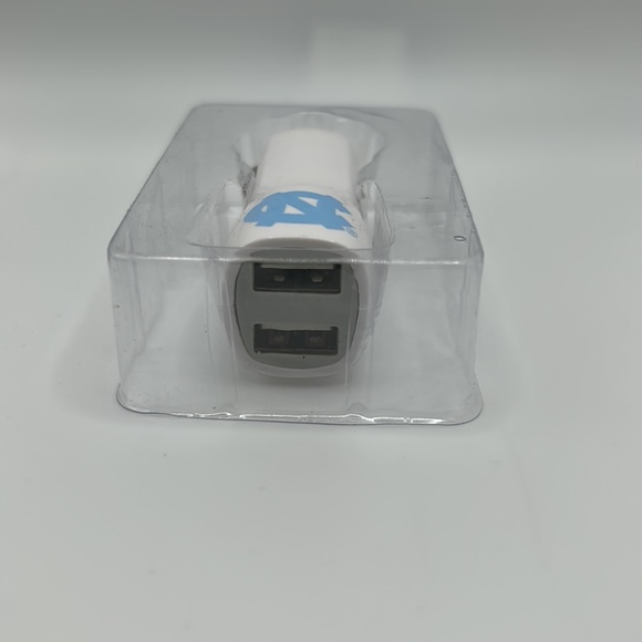 University of North Carolina Dual USB Car Charger - Picture 3 of 4